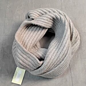 Hatattack Women’s Lodge Loop Scarf Light Gray Soft Cozy Knit Infinity Wrap OS
